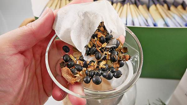 LINE_ALBUM_黑豆水_211114_2.jpg