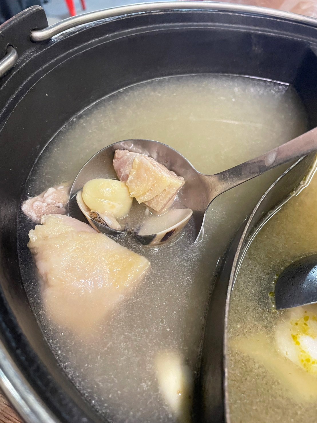 【吾皇大大 朕的鍋物-新莊中港殿】最低0起即可開鍋,享高達近40種自助吧吃到飽,肉品海鮮味美實在、宮廷風裝潢,打卡必拍餐廳!新莊火鍋推薦 - 第17張圖