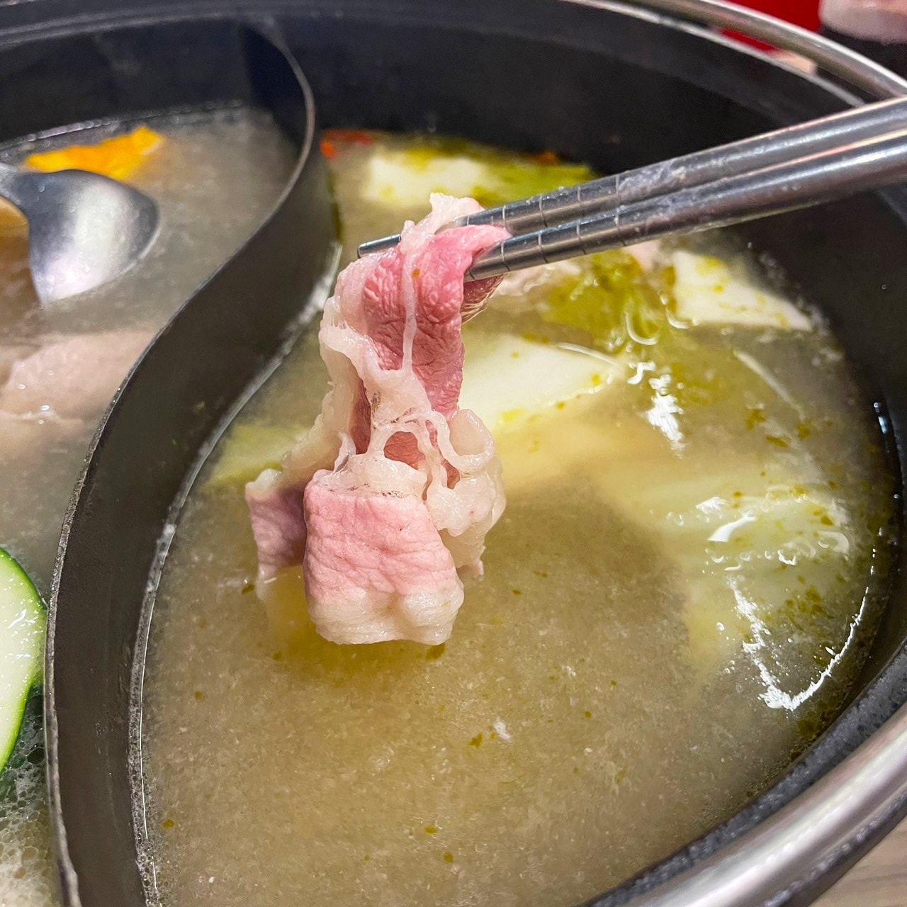 【吾皇大大 朕的鍋物-新莊中港殿】最低0起即可開鍋,享高達近40種自助吧吃到飽,肉品海鮮味美實在、宮廷風裝潢,打卡必拍餐廳!新莊火鍋推薦 - 第20張圖