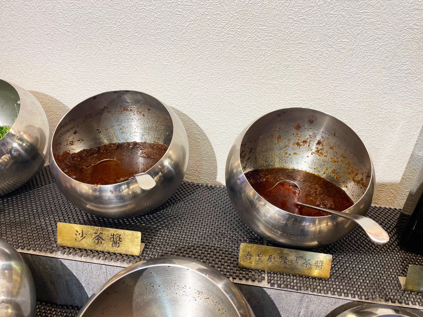 【吾皇大大 朕的鍋物-新莊中港殿】最低0起即可開鍋,享高達近40種自助吧吃到飽,肉品海鮮味美實在、宮廷風裝潢,打卡必拍餐廳!新莊火鍋推薦 - 第12張圖