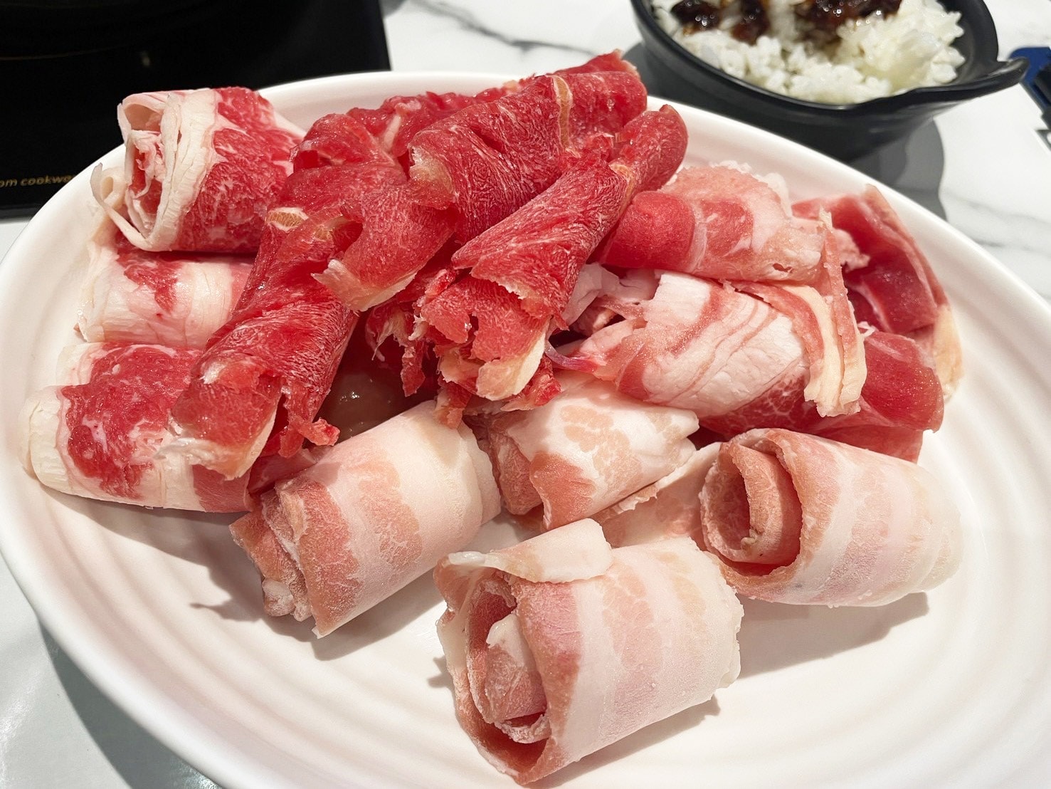 【韓哥哥石頭火鍋】新莊火鍋,平日最低只要9,蔬菜肉品、滷肉飯牛丼飯吃到飽! - 第3張圖