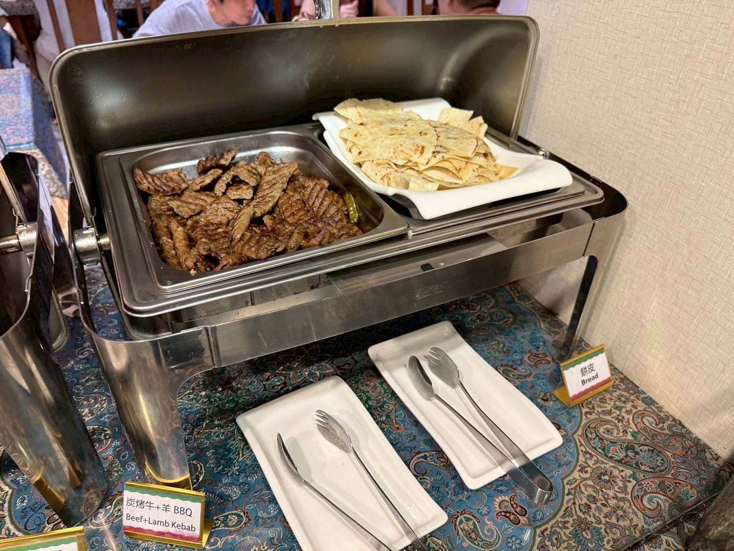 台北食旅｜一千零一夜廚房，番紅花與烤肉的感官漫遊，松山區美食