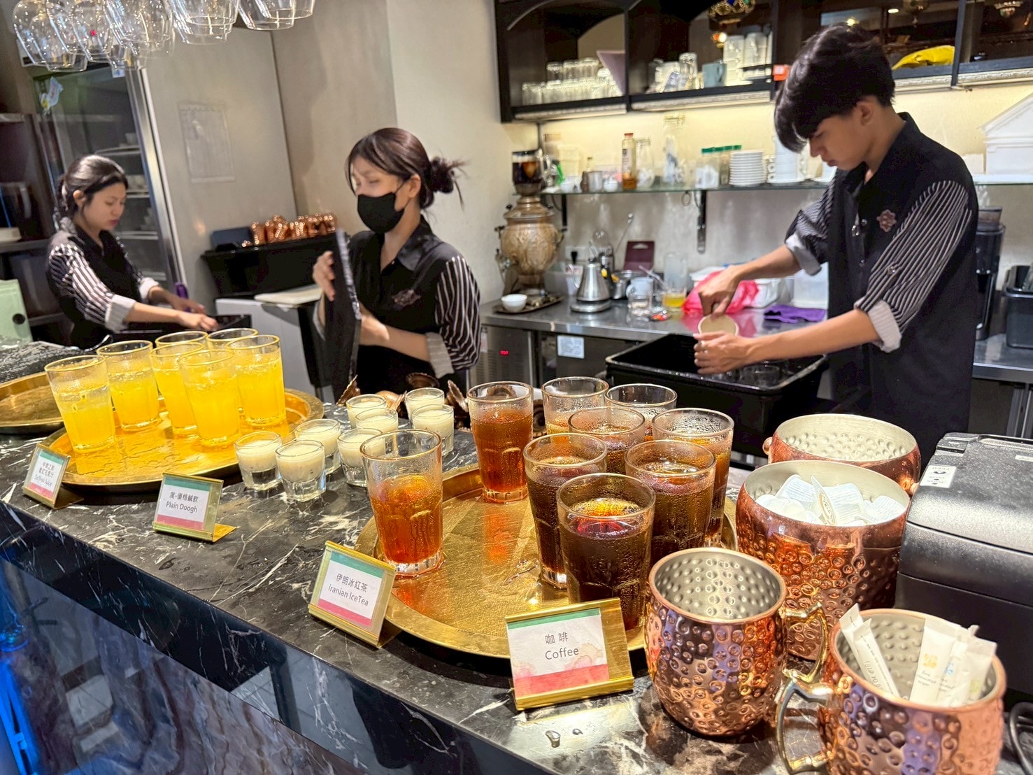 台北食旅｜一千零一夜廚房，番紅花與烤肉的感官漫遊，松山區美食