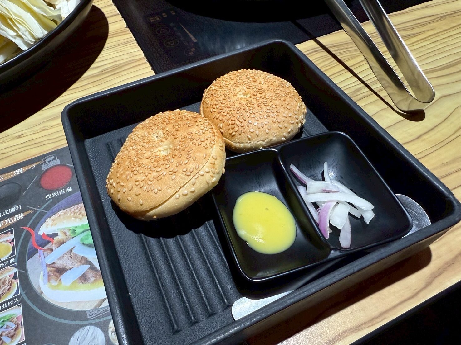 壽喜燒一丁【食記】新莊吃到飽推薦！「壽喜燒一丁」幸福店 Prime 級牛肉狂涮，隱藏版光餅夾肉超欠吃