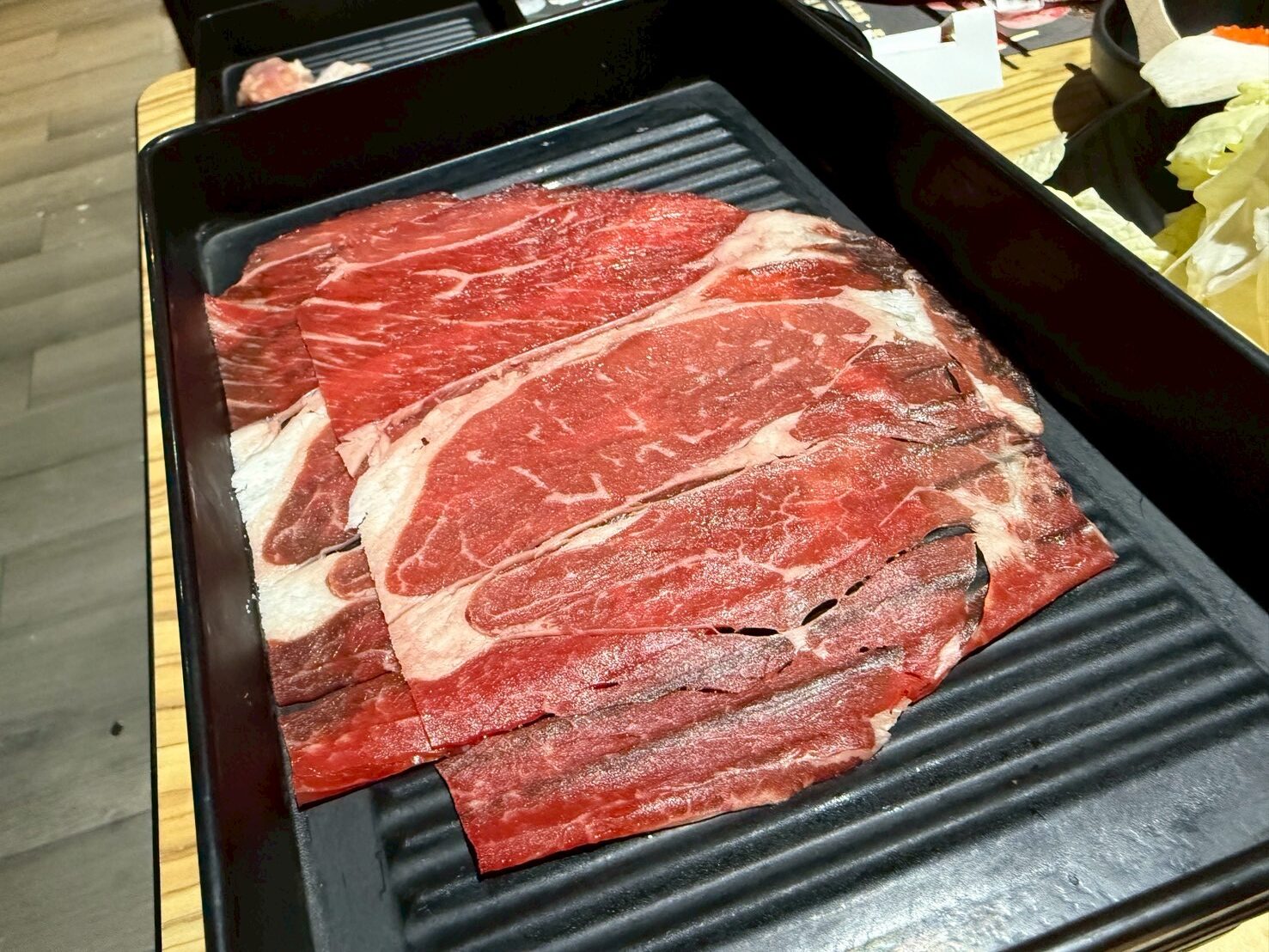 壽喜燒一丁【食記】新莊吃到飽推薦！「壽喜燒一丁」幸福店 Prime 級牛肉狂涮，隱藏版光餅夾肉超欠吃