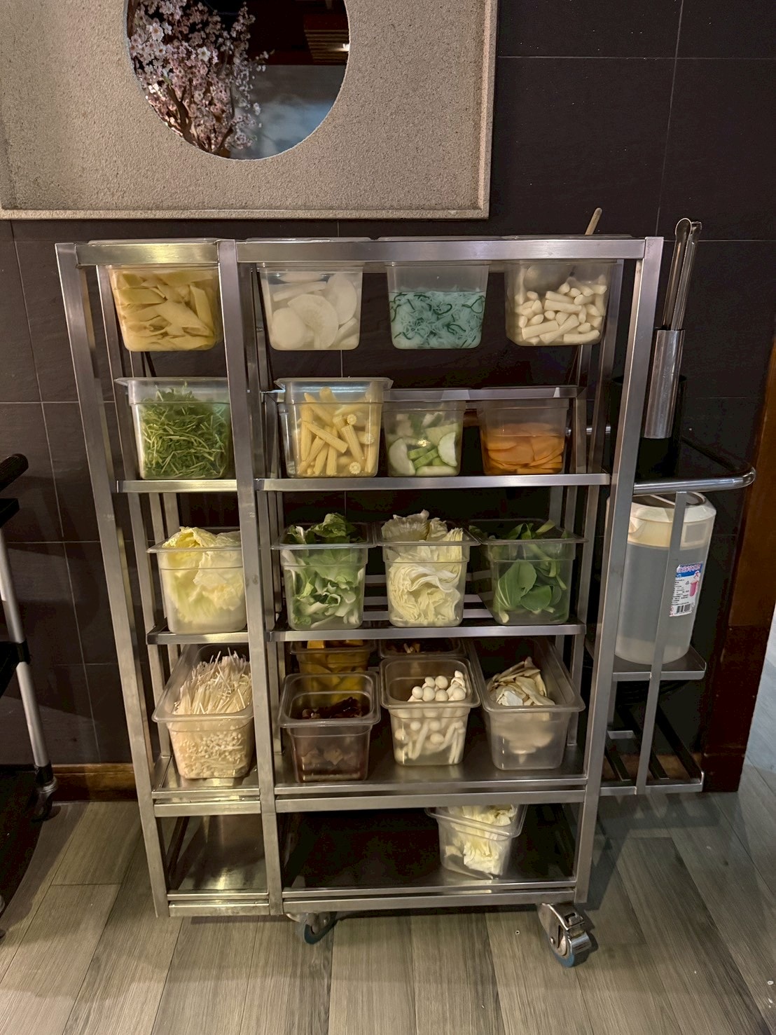 壽喜燒一丁【食記】新莊吃到飽推薦！「壽喜燒一丁」幸福店 Prime 級牛肉狂涮，隱藏版光餅夾肉超欠吃
